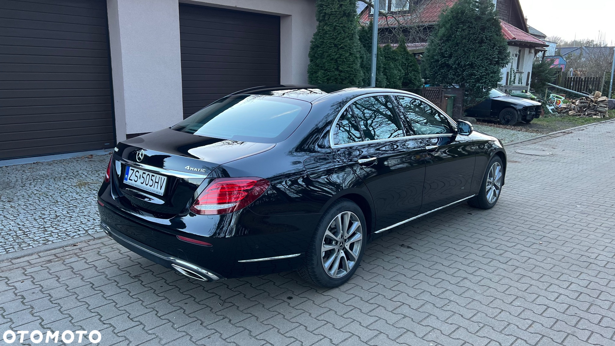 Mercedes-Benz Klasa E 400 4-Matic 9G-TRONIC - 12