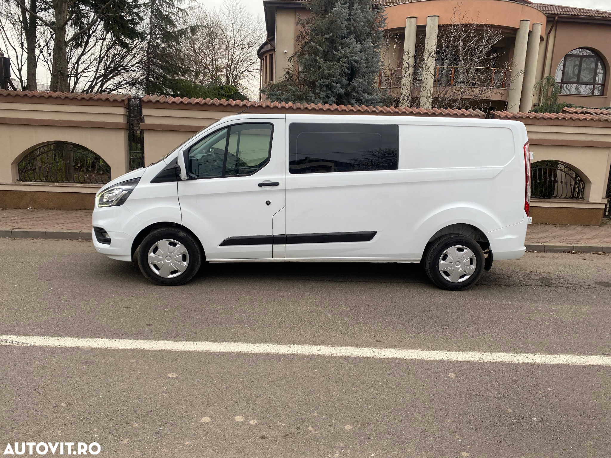 Ford Transit Custom Kombi 320 2.0 EcoBlue 130 CP L2H1 Trend - 2