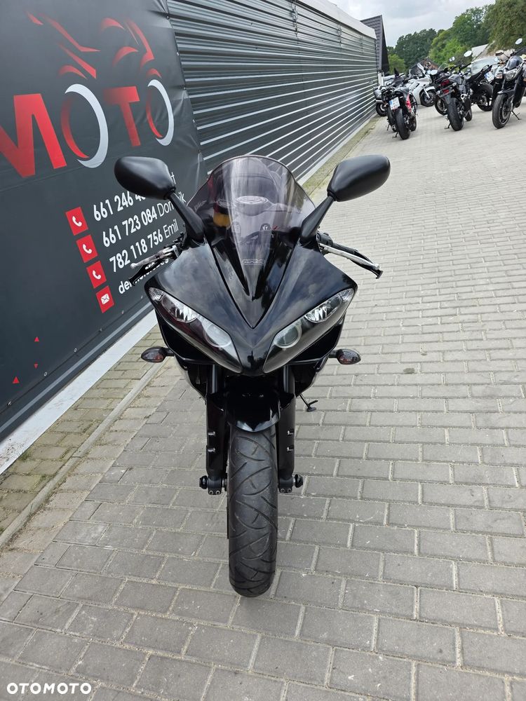 Yamaha R1 - 15