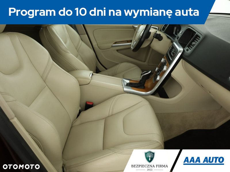 Volvo V60 Cross Country - 8