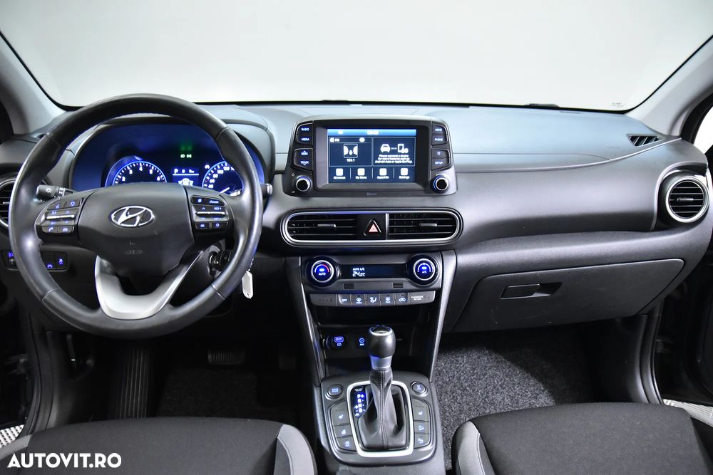 Hyundai KONA - 10