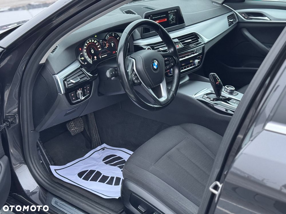 BMW Seria 5 520d - 22