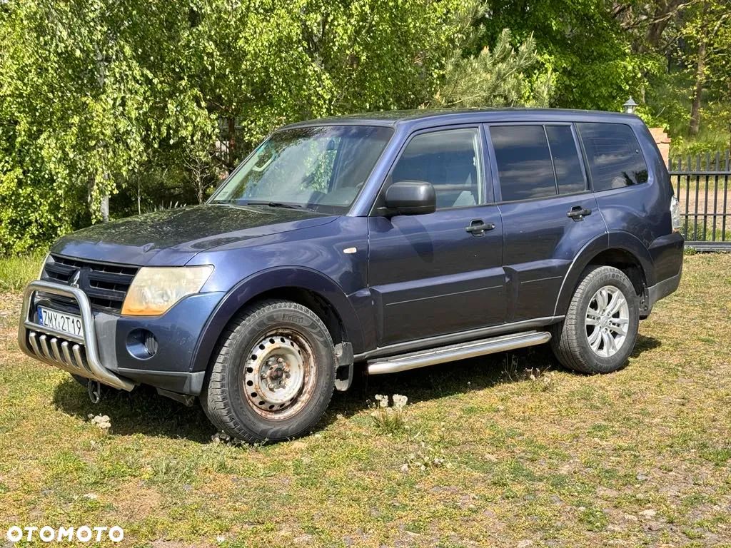 Mitsubishi Pajero - 1
