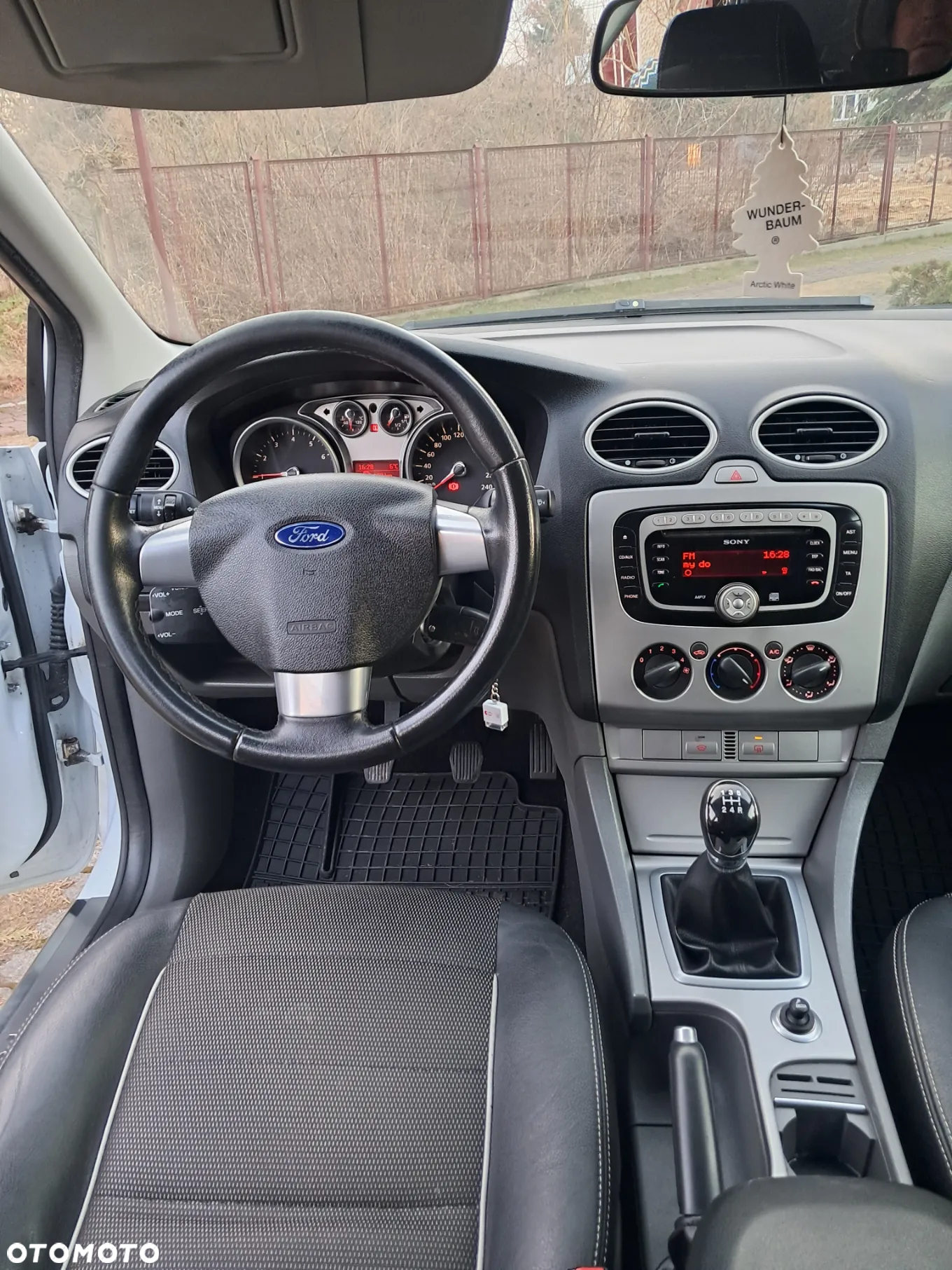 Ford Focus 1.8 White Magic - 12