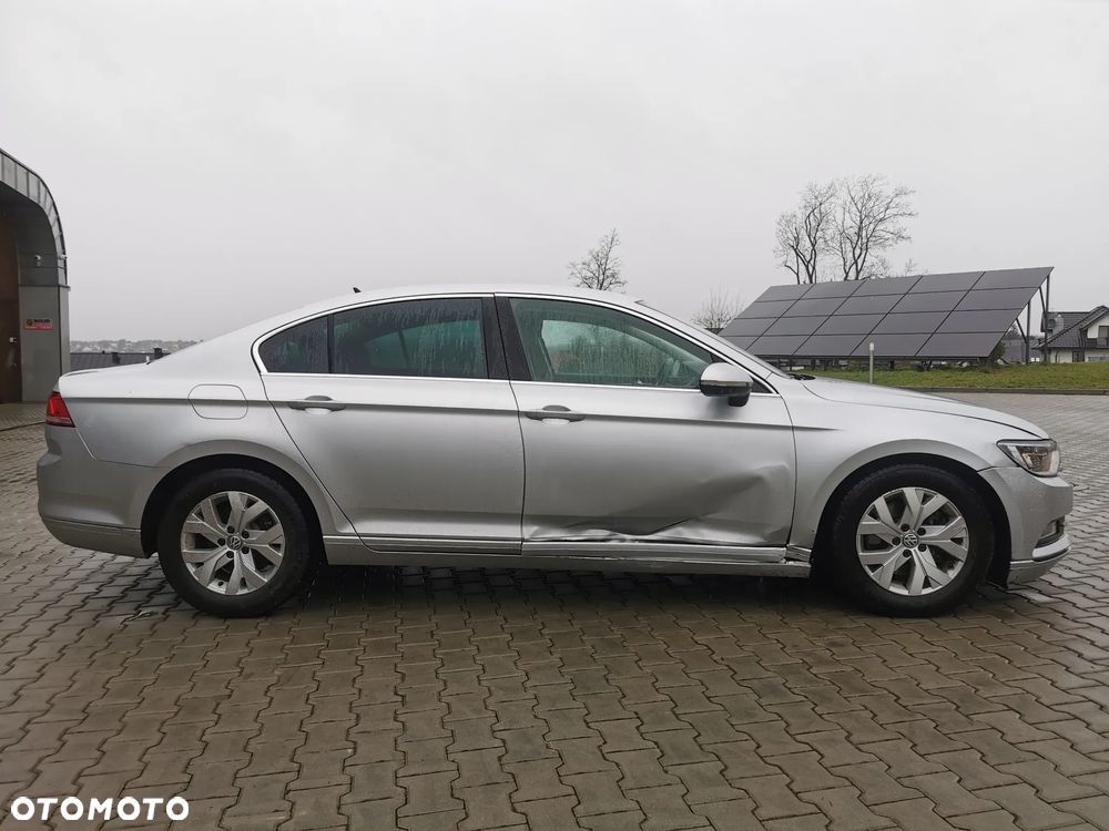 Volkswagen Passat 2.0 TDI (BlueMotion Technology) DSG Comfortline - 12