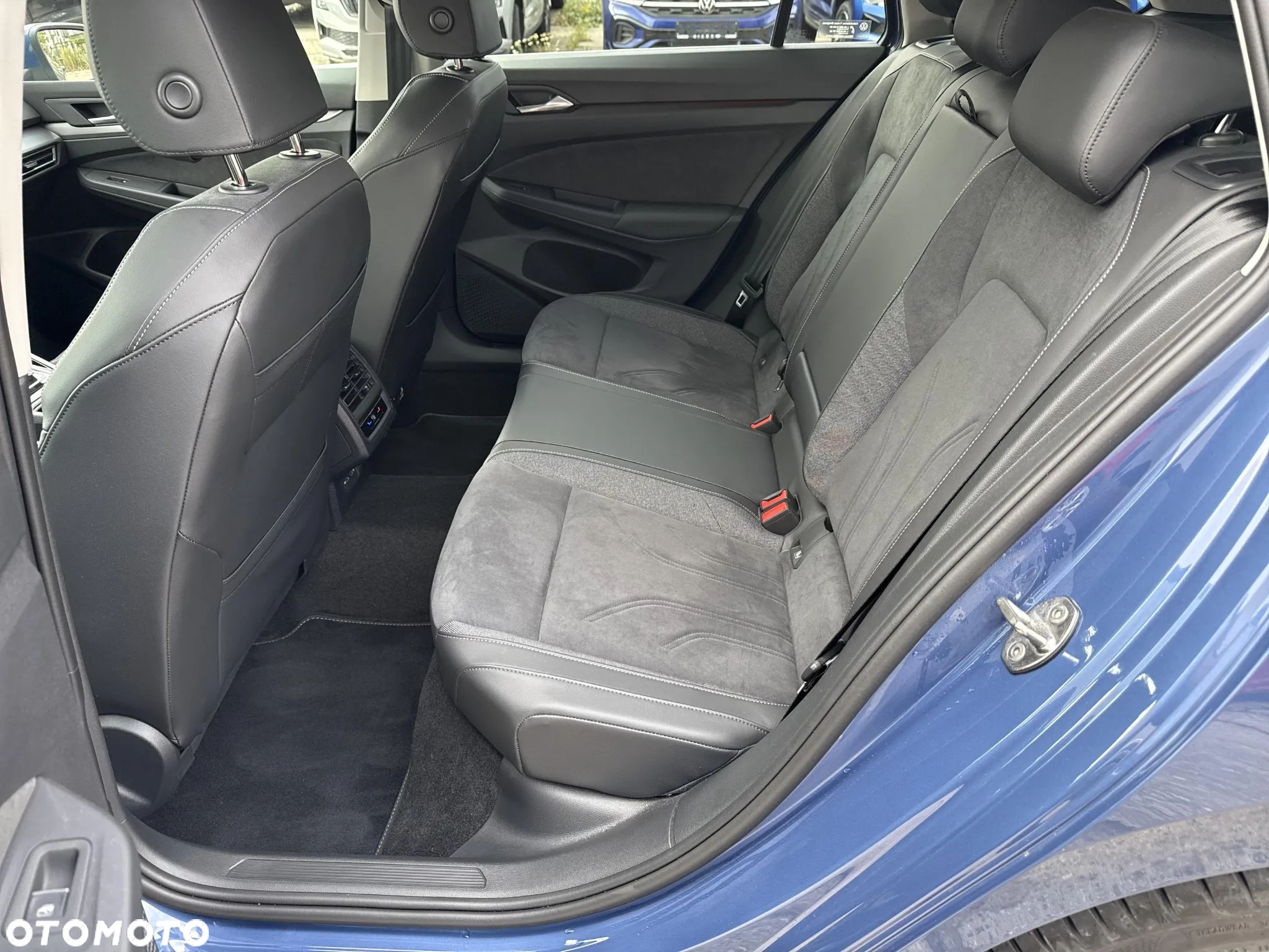 Volkswagen Golf - 22