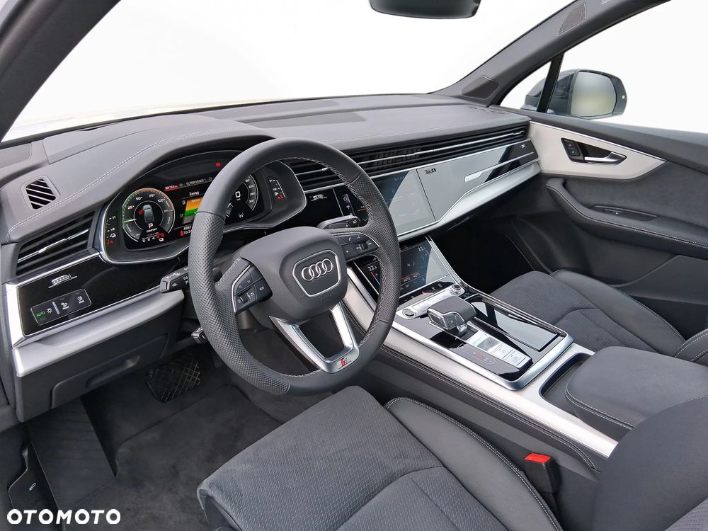 Audi Q7 55 TFSI e PHEV Quattro S Line Tiptr - 9