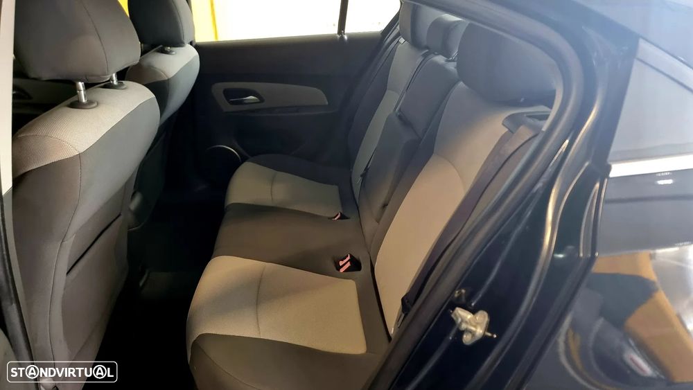 Chevrolet Cruze 2.0 VCDi LT - 9