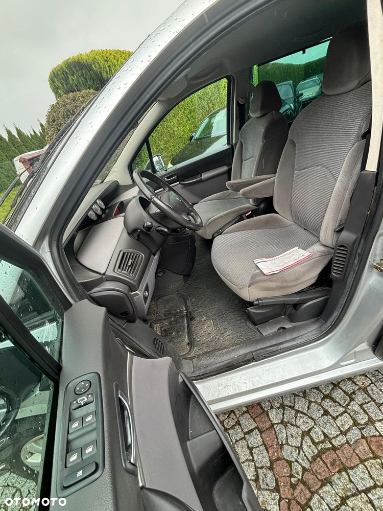 Peugeot 807 140 Family - 17