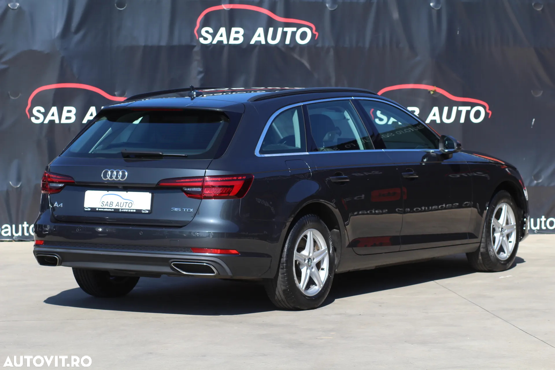 Audi A4 Avant 35 TDI S tronic design - 24