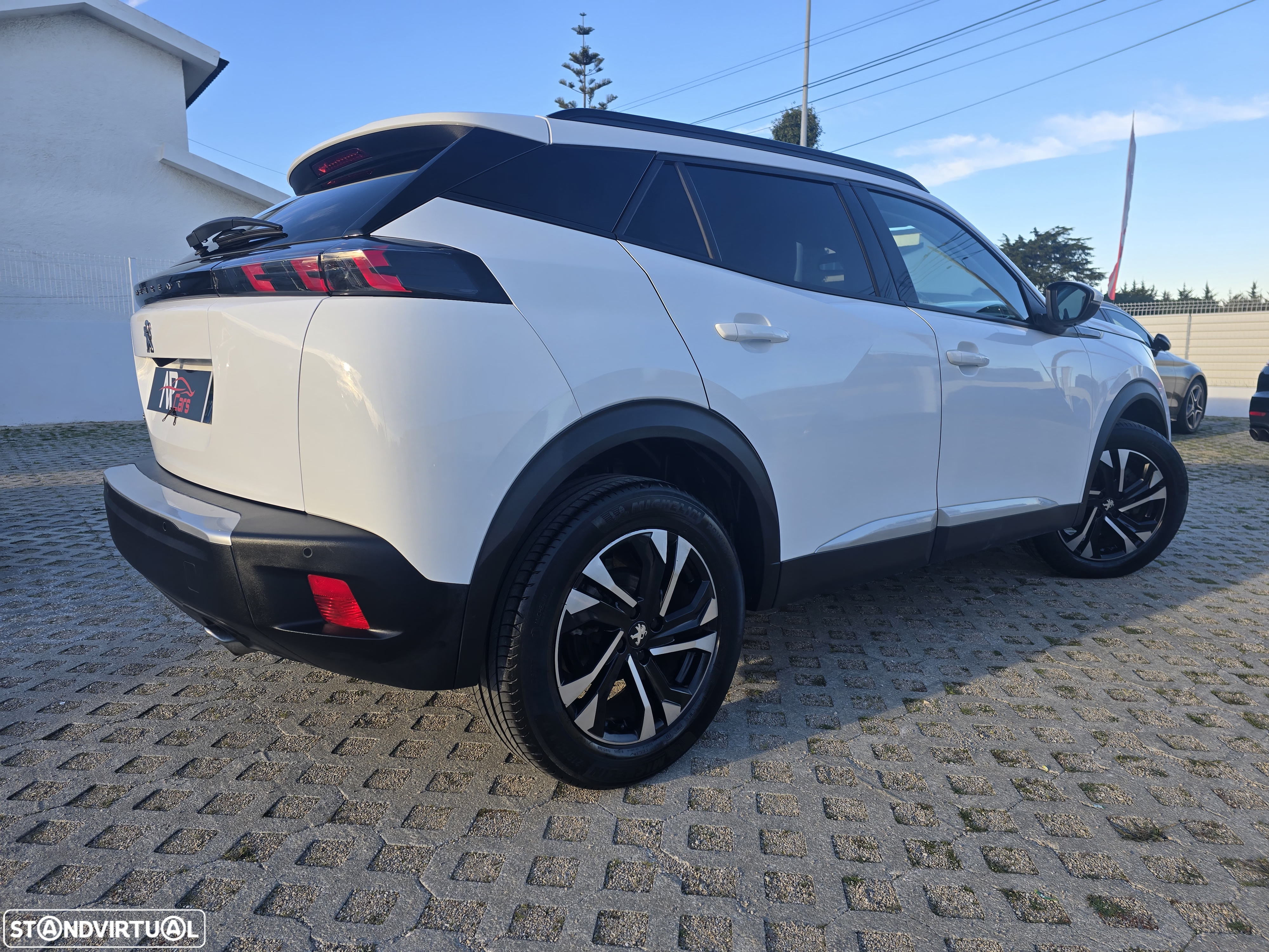 Peugeot 2008 1.5 BlueHDi Allure EAT8 - 3