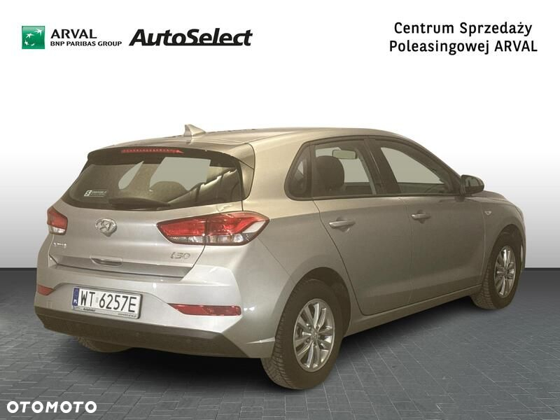 Hyundai i30 1.5 DPI Classic + - 6