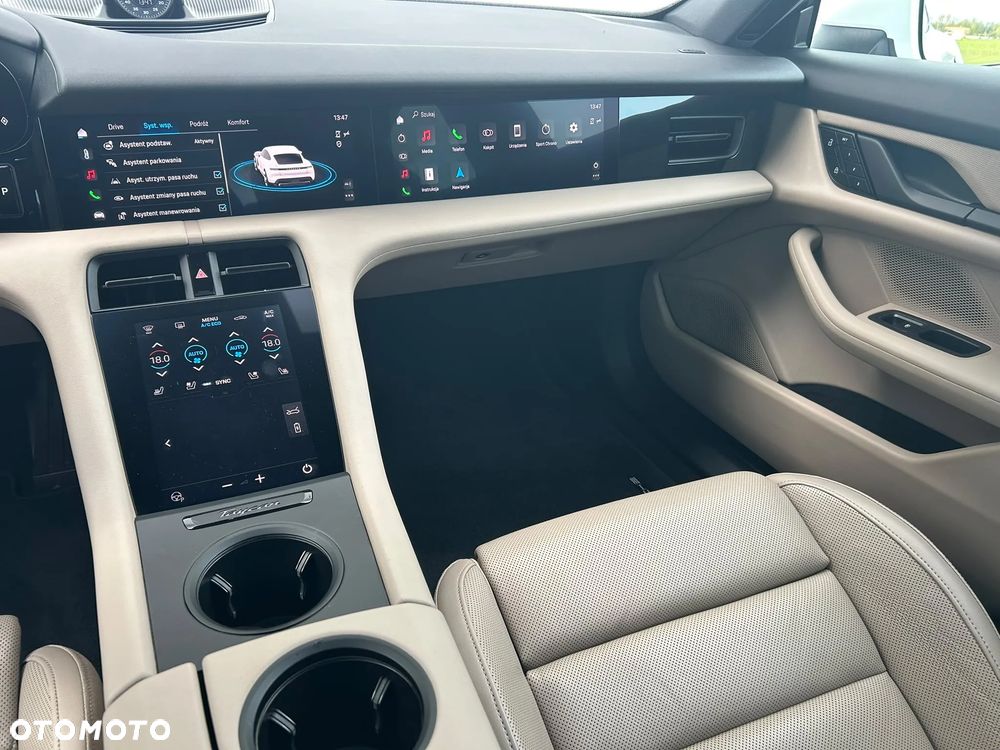 Porsche Taycan Standard - 25