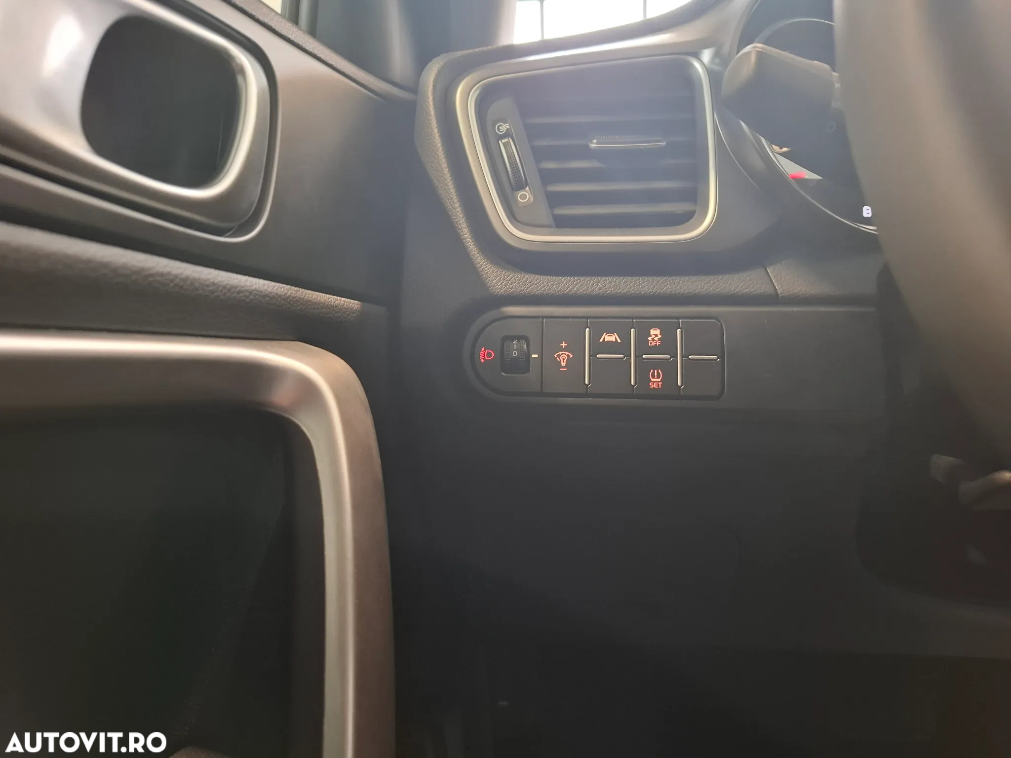 Kia XCeed 1.5 T-GDI 7DCT City - 19