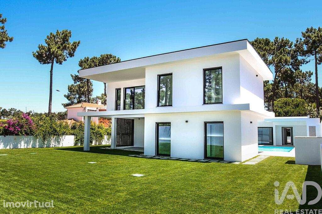 Moradia isolada T4 em Corroios de 352 m2 - Grande imagem: 3/37