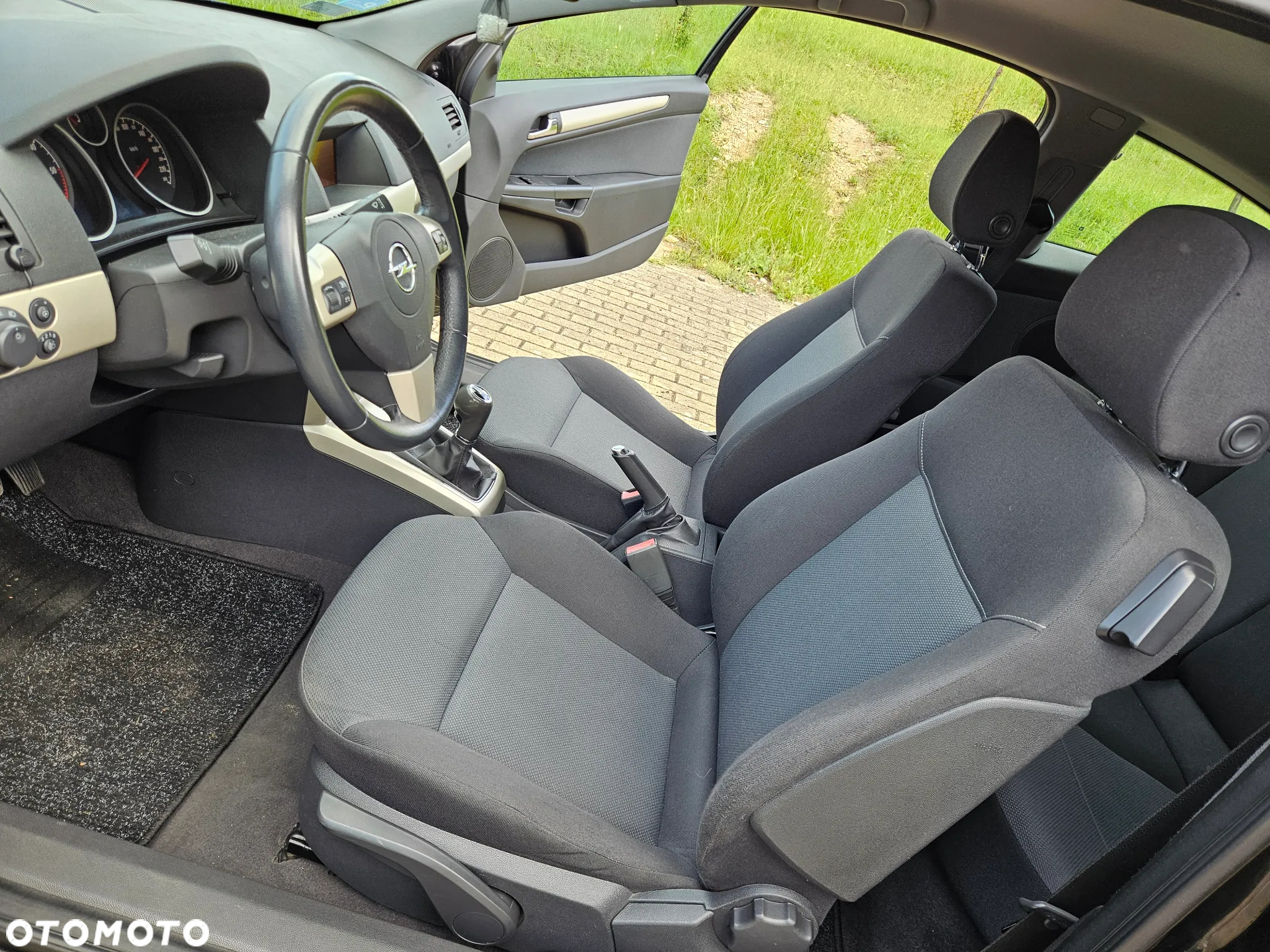 Opel Astra III GTC 1.7 CDTI 111 - 14