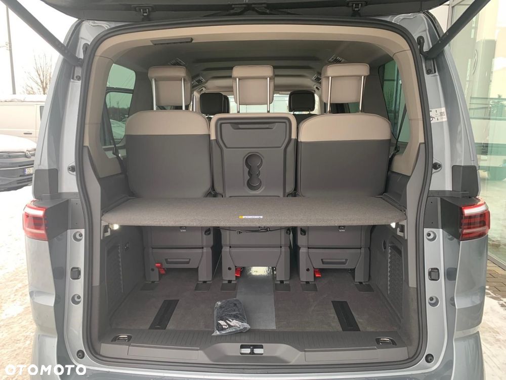 Volkswagen Multivan - 11