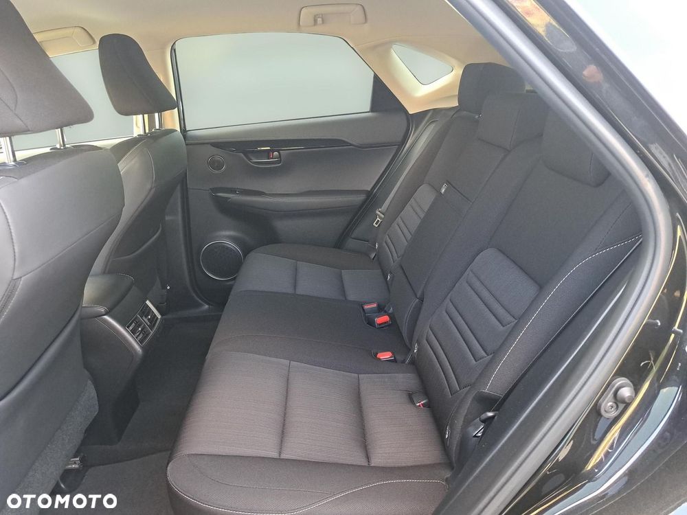 Lexus NX 300h Business Edition AWD - 2