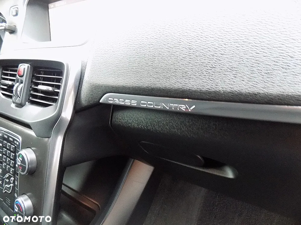 Volvo V40 Cross Country D2 Momentum - 19