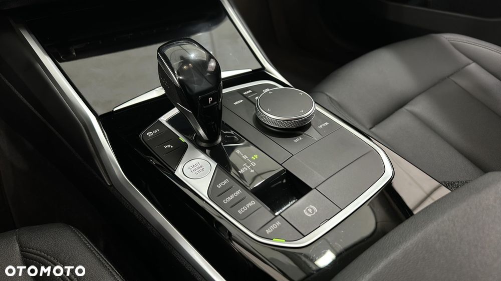 BMW Seria 3 318d - 19