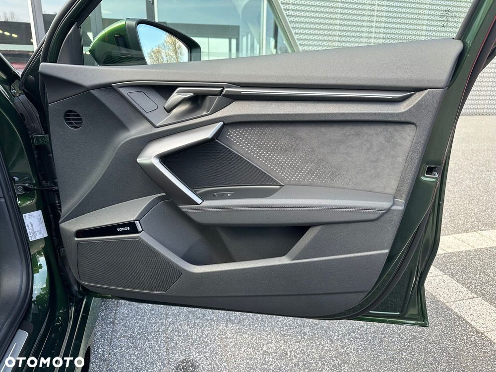 Audi RS3 Limousine - 24