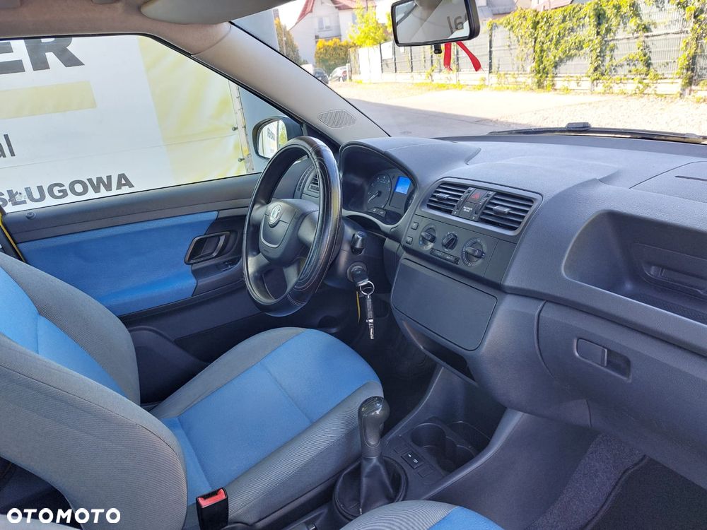 Skoda Fabia 1.2 HTP Cool Colour Edition - 12