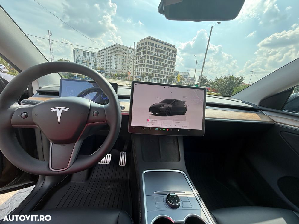 Tesla Model Y Performance - 12