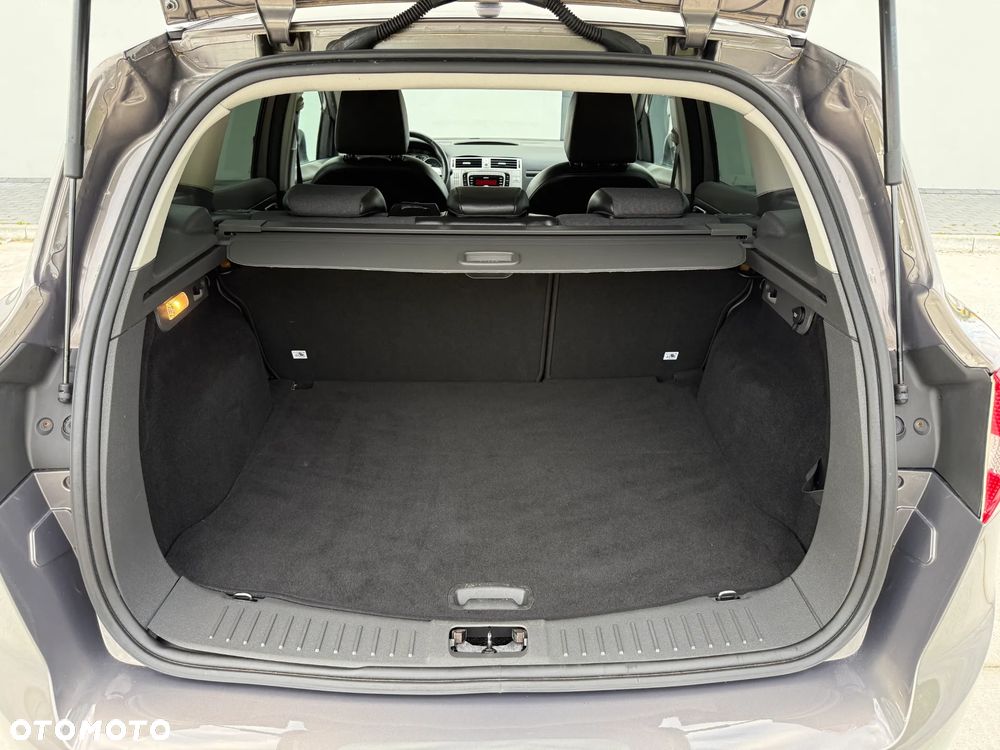 Ford Kuga - 30