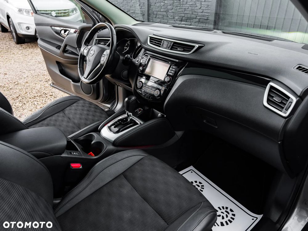 Nissan Qashqai 1.2 DIG-T TEKNA+ - 17