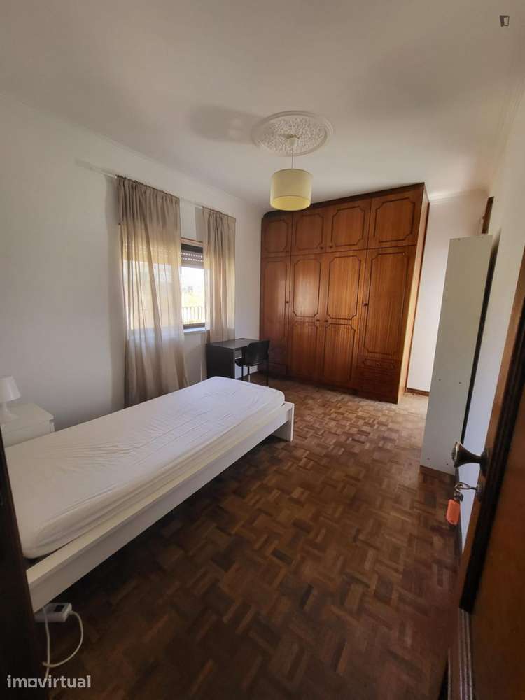 Quarto - localizado em Setubal - Grande imagem: 3/9
