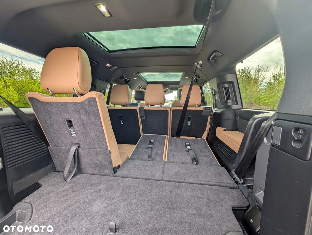 Land Rover Defender 3.0 D300 mHEV X-Dynamic HSE - 24