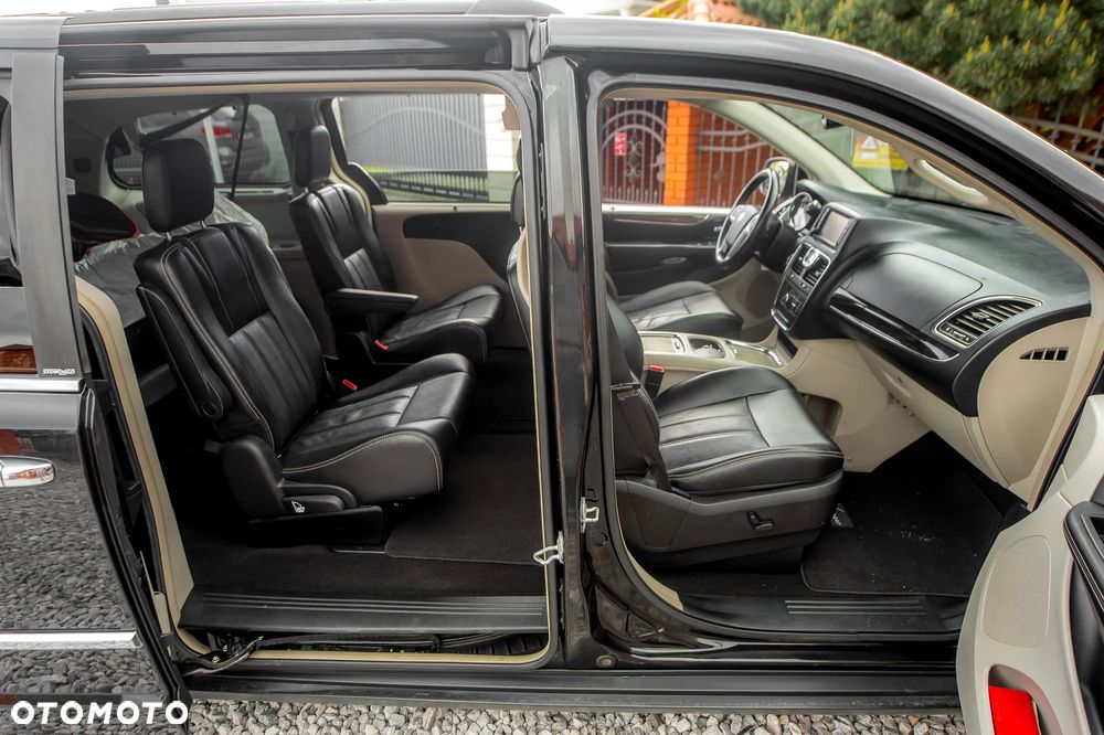 Lancia Voyager 2.8 CRD16v Gold - 23