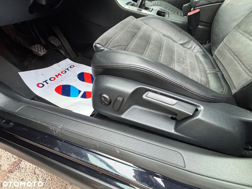 Volkswagen Passat 2.0 TDI DPF BlueMotion Technology Highline - 14