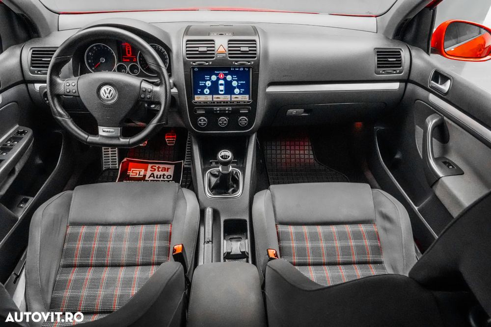 Volkswagen Golf 2.0 FSI GTI - 8