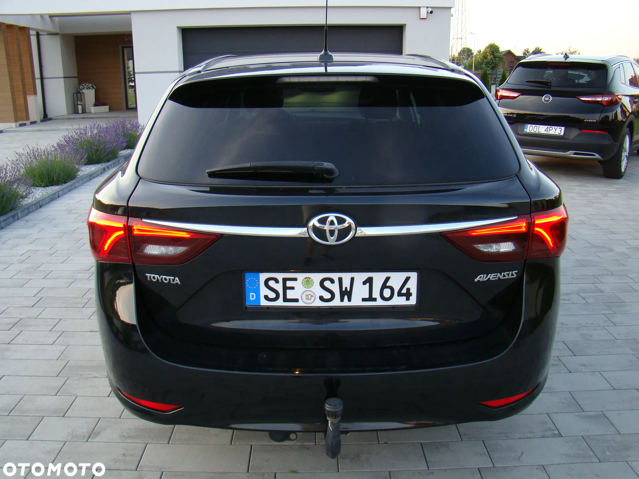 Toyota Avensis 2.0 D-4D Premium - 10
