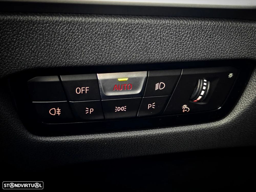 BMW 320 e Line Luxury Auto - 13