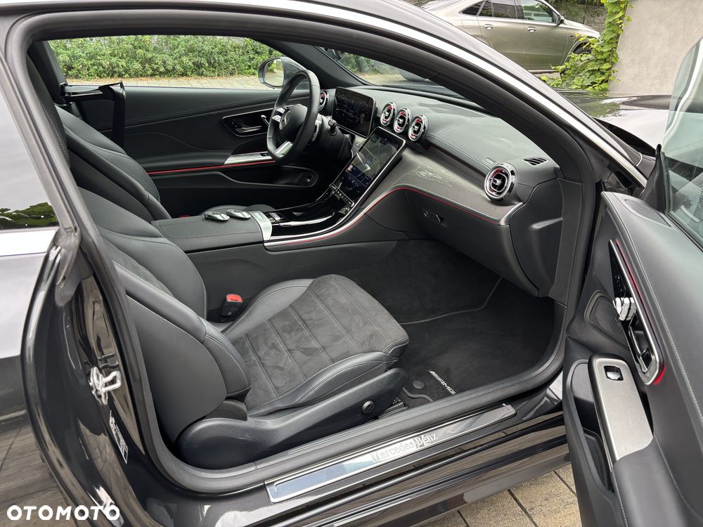 Mercedes-Benz CLE 300 4Matic 9G-TRONIC Edition AMG Line - 23