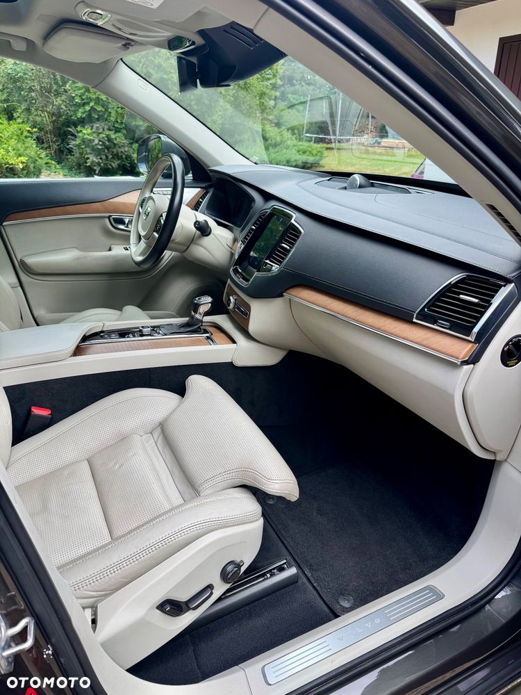 Volvo XC 90 D5 SCR AWD Inscription 7os - 22