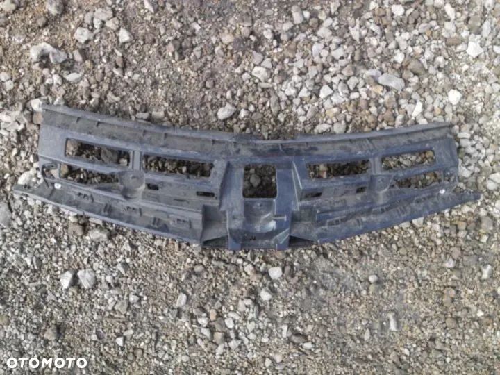 RENAULT TWINGO II LIFT ATRAPA GRILL  Numer katalogowy części 620360408R Posiadam 3 sztuki - 1