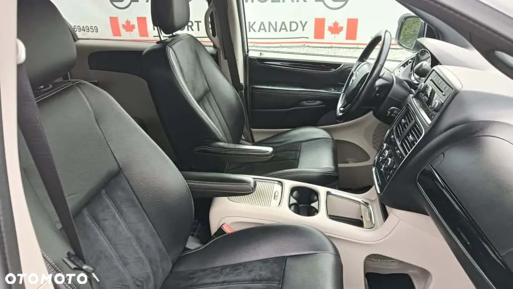 Dodge Caravan - 28