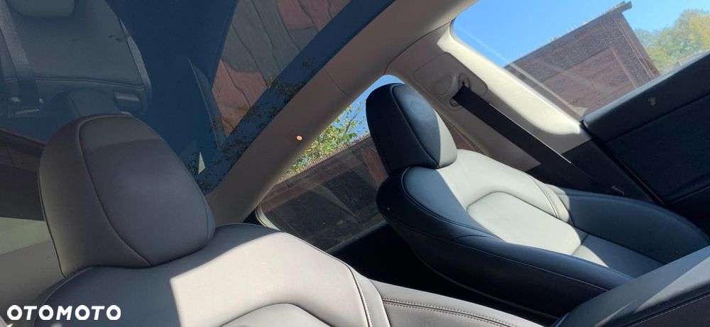 Tesla Model Y Long Range RWD - 8
