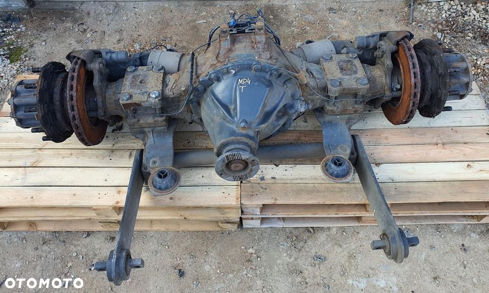 BELKA OŚ MOST DYFER ZACISKI TYŁ MERCEDES ACTROS MP4 R440-13 2.533 - 7
