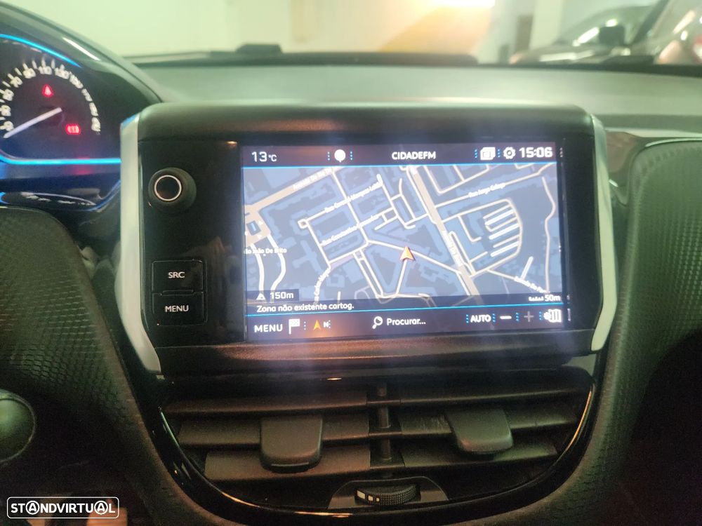 Peugeot 2008 1.2 PureTech Allure - 24