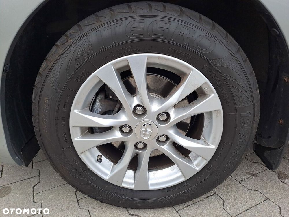 Toyota Auris 1.33 VVT-i Active - 10