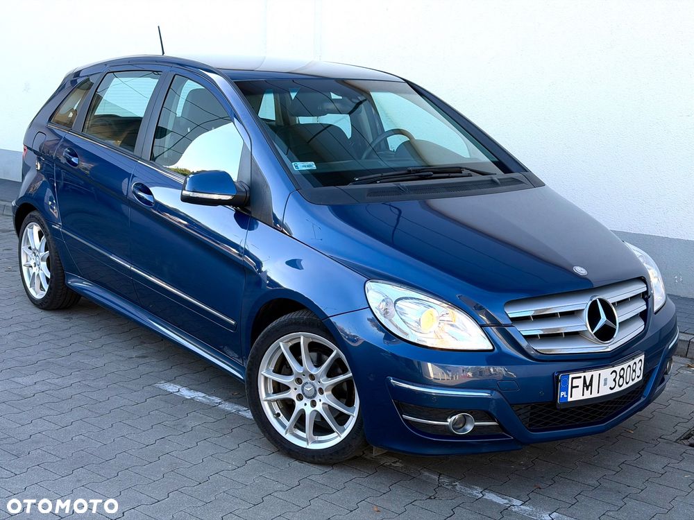 Mercedes-Benz B-Class 2010 photo 3