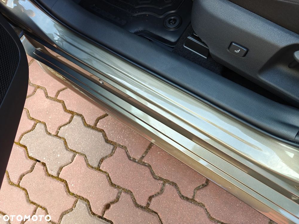 Toyota Corolla 2.0 Hybrid Comfort - 13