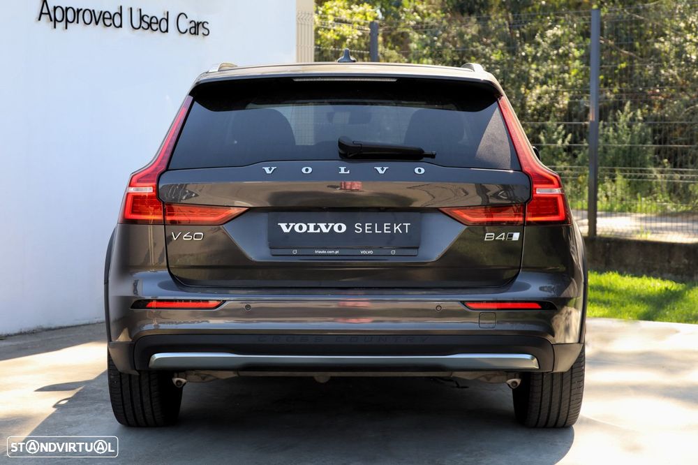 Volvo V60 Cross Country 2.0 B4 Geartronic - 3