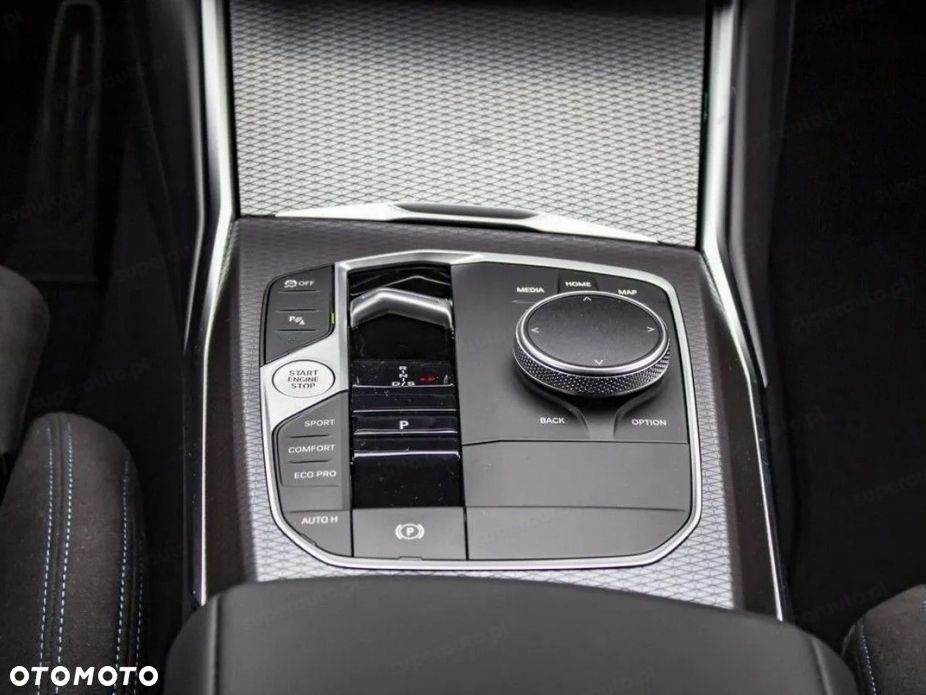 BMW Seria 3 320i xDrive M Sport - 10