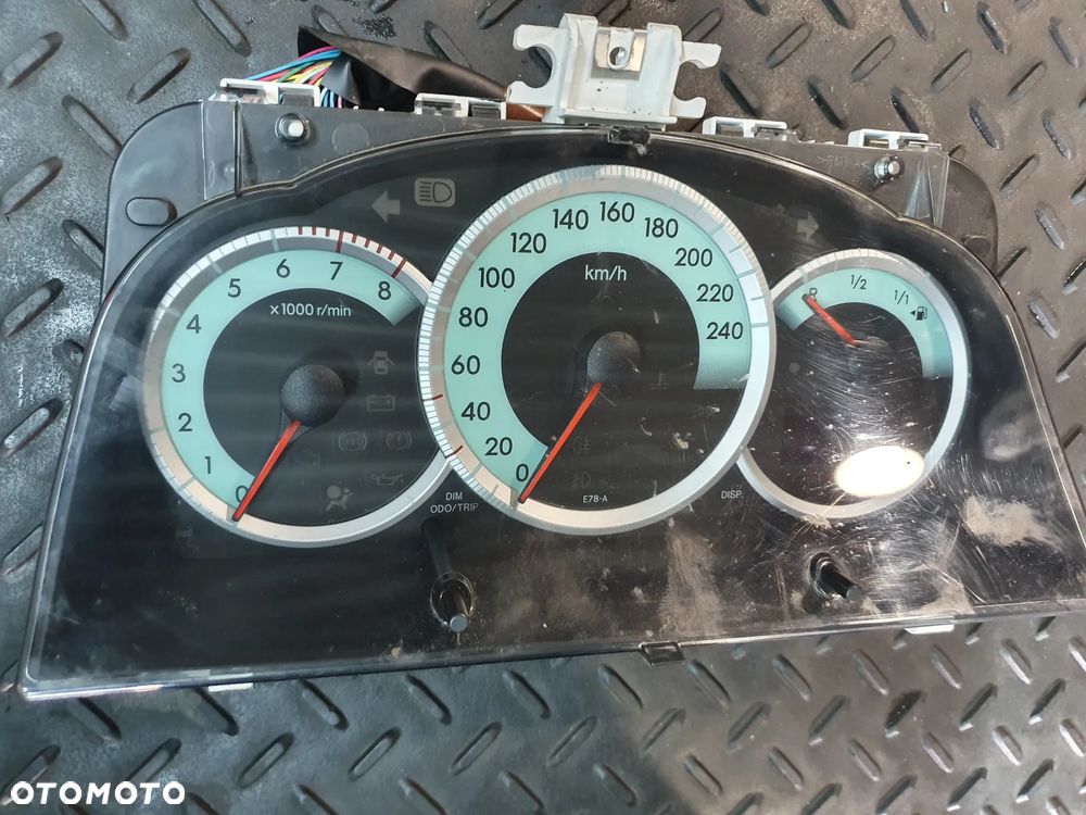 TOYOTA COROLLA LICZNIK 83800-0F020-L 1.8 BENZYNA EUROPA + WTYCZKA INSTALACJA - 2