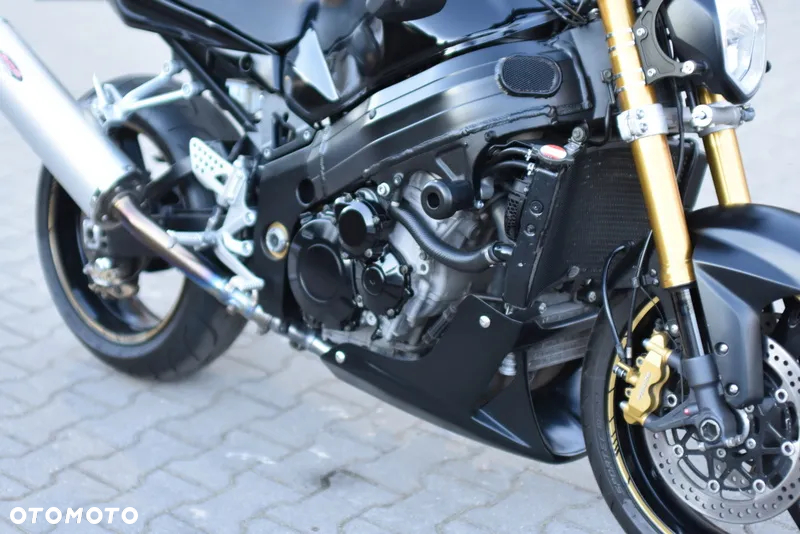 Suzuki GSX-R - 6